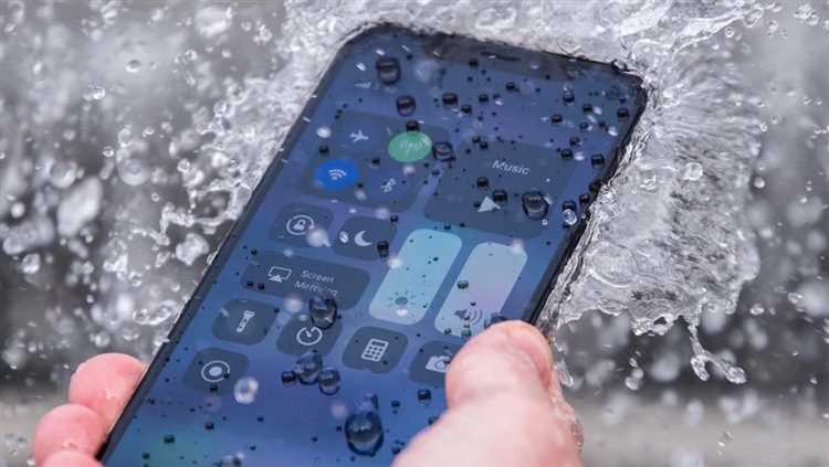 Что делать если упал в воду iphone 5?(уронили в воду)