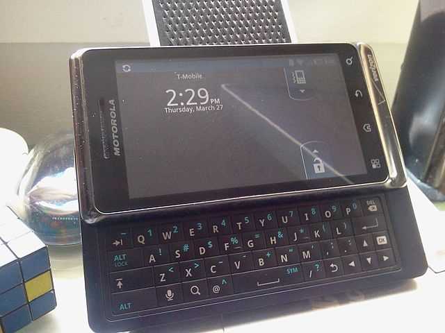 Ключевые особенности Droid 2